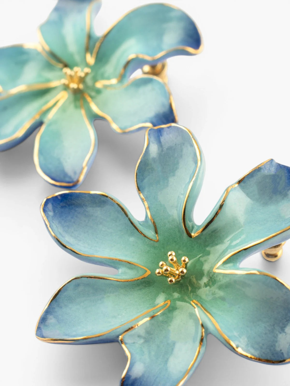 Boucles d'oreilles puces - Maxi fleur céleste bleue