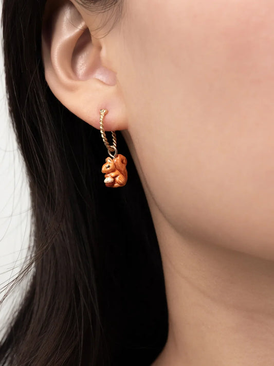 Mini orecchini a cerchio a forma di scoiattolo - Venduti singolarmente