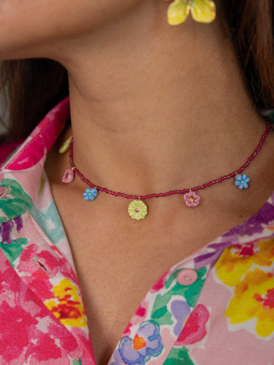 Collier perles et fleurs