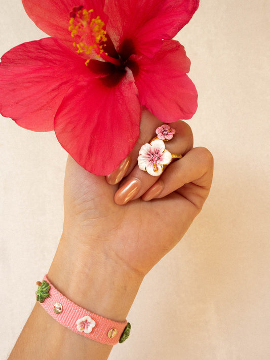 Braccialetto con ciondolo intrecciato rosa