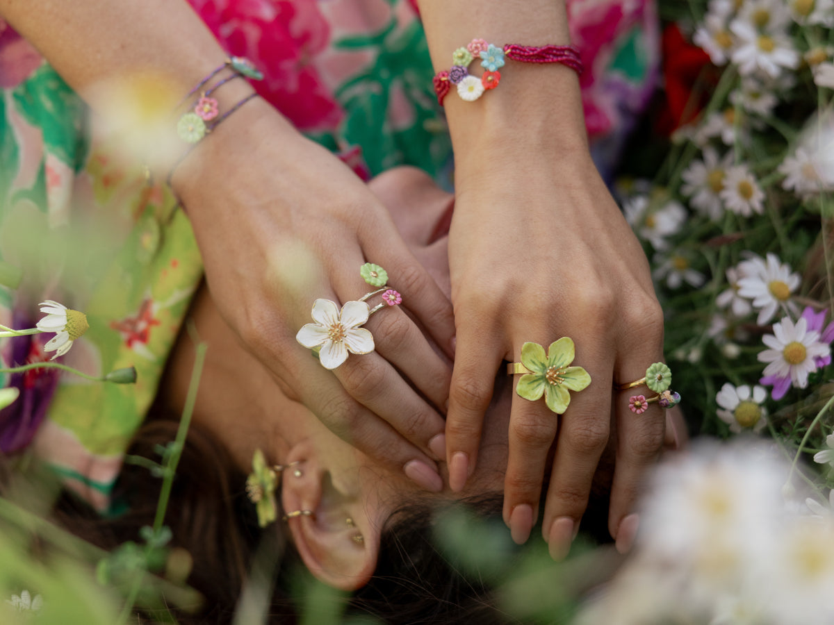 Bague fleur blanche