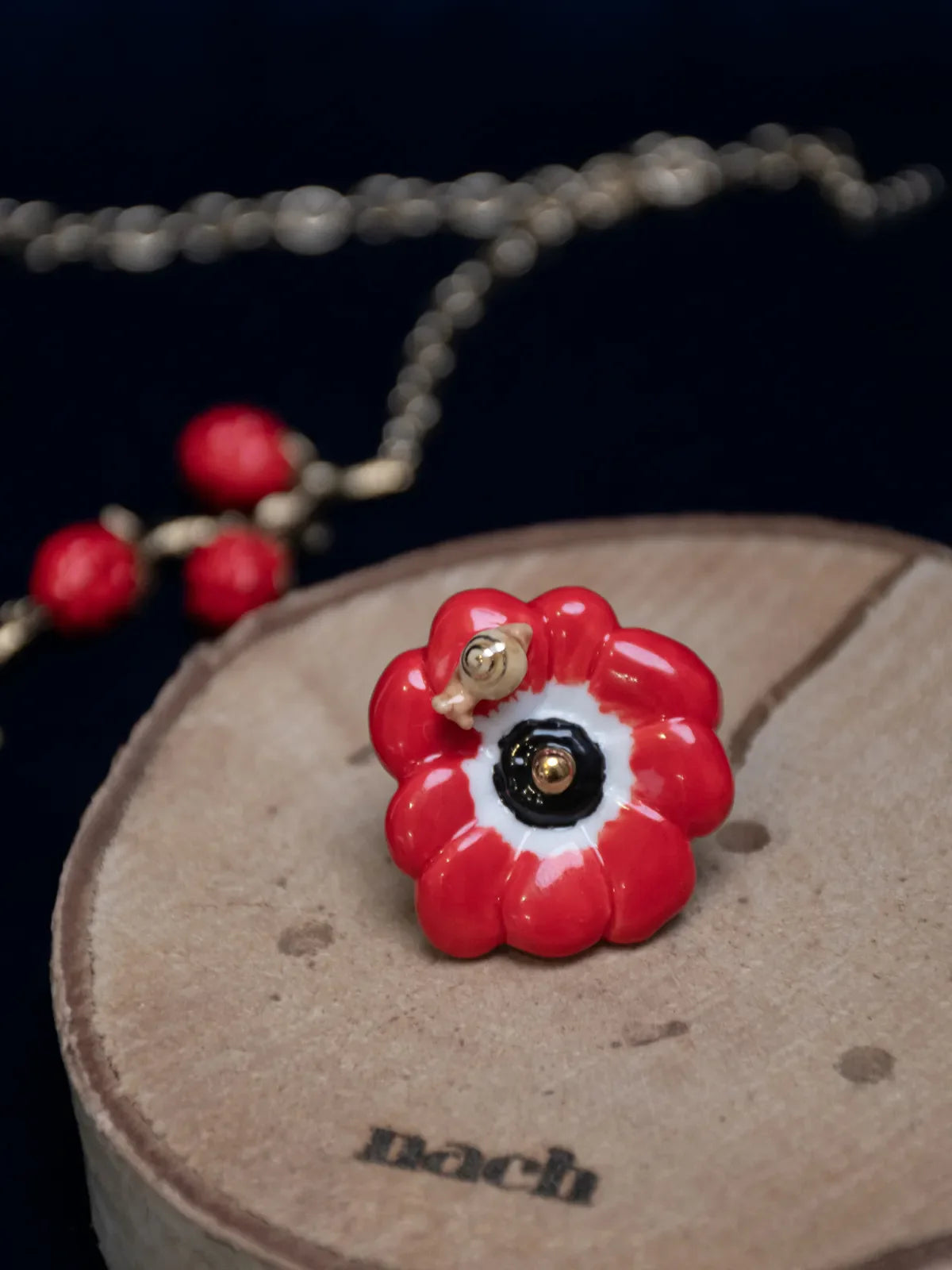 Bague anémone rouge