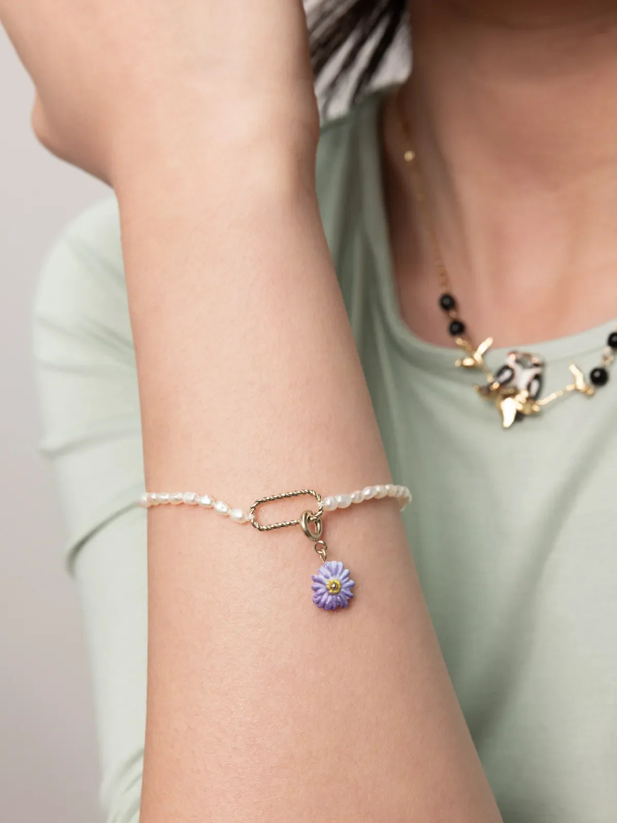 Charm's fleur anémone bleue