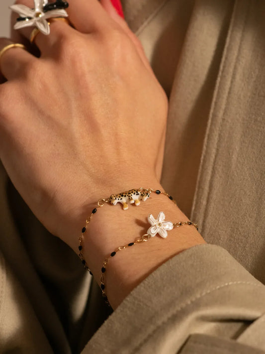 Bracelet perles et fleur blanches