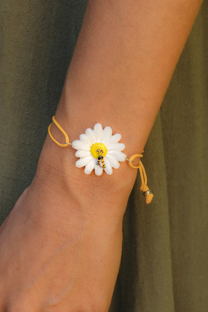 Bracelet cordon marguerite et abeille