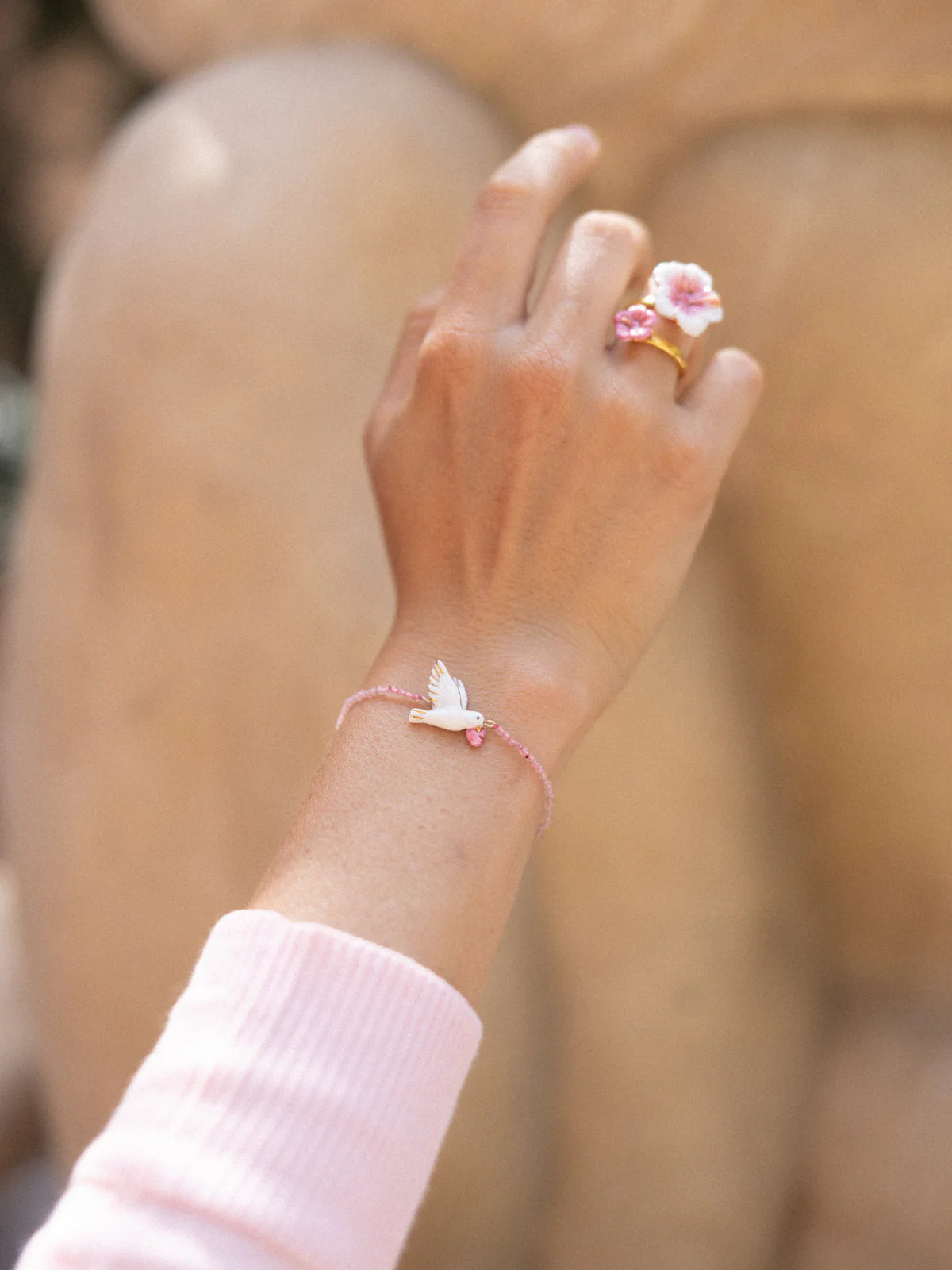 Dove and quartz stone bracelet - Pink October