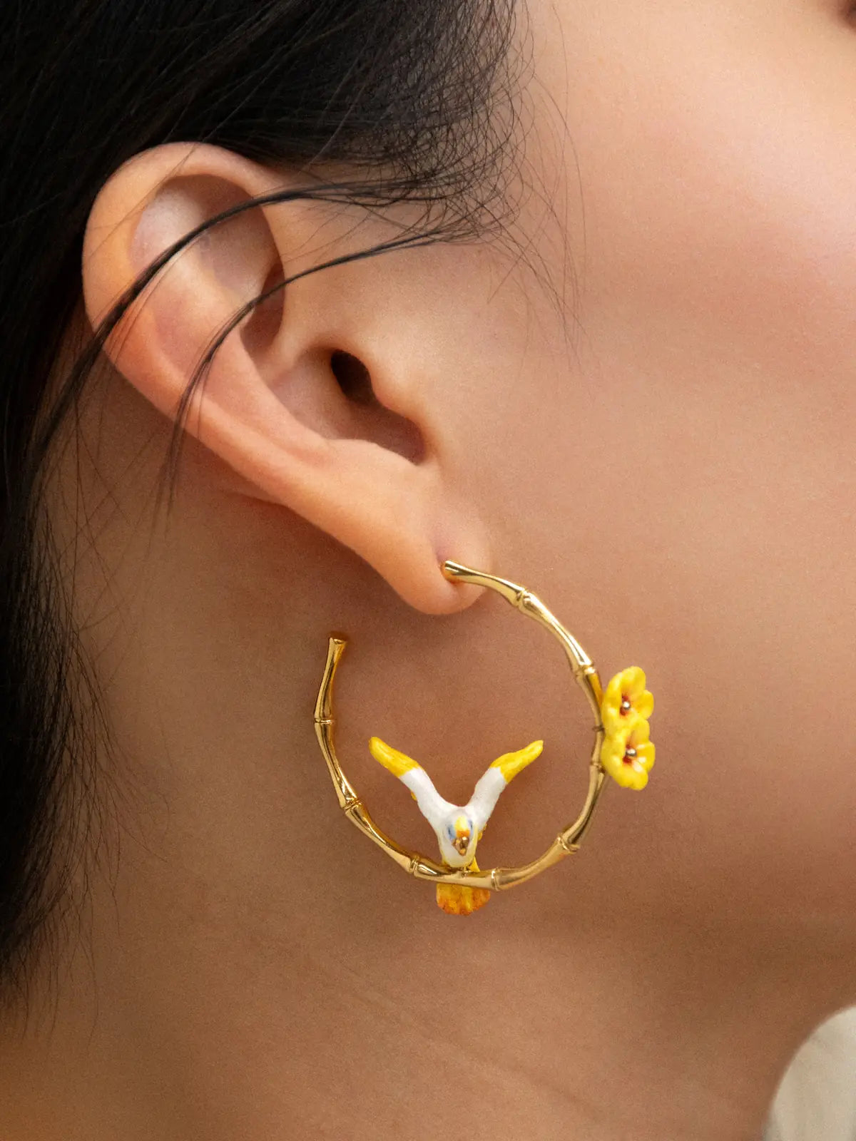 Créoles bambou perroquet et hibiscus