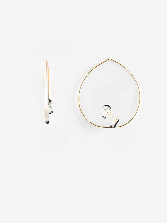 Grandi orecchini a cerchio a forma di cavallo bianco