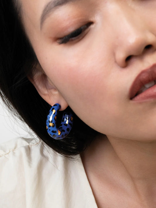 Maxi boucles d’oreilles léopard bleu et doré