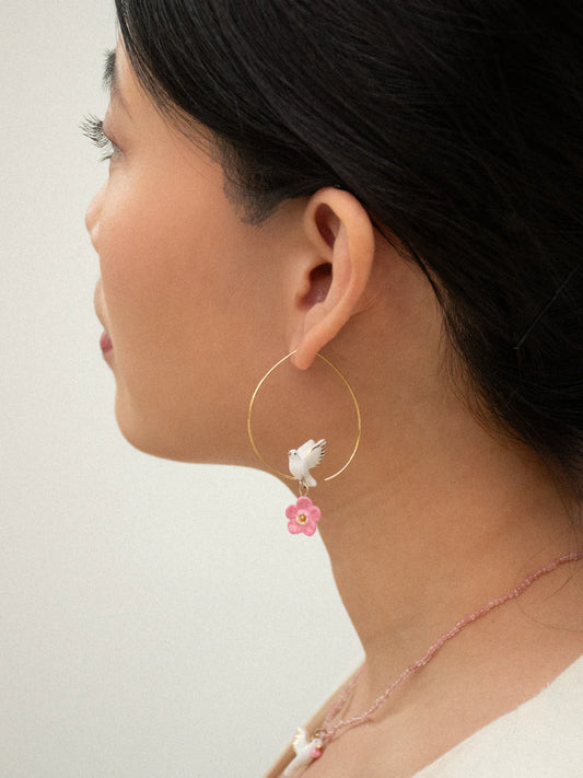 Medium-sized Creole earrings with dove and flower design - Pink October