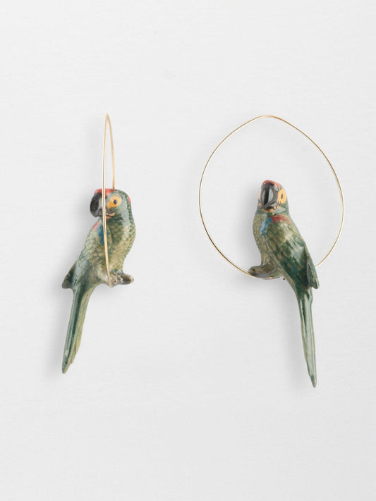 Grandi orecchini a cerchio a forma di pappagallo verde
