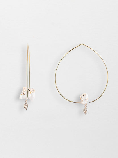 Grandi e graziosi orecchini a cerchio e foglia d'oro