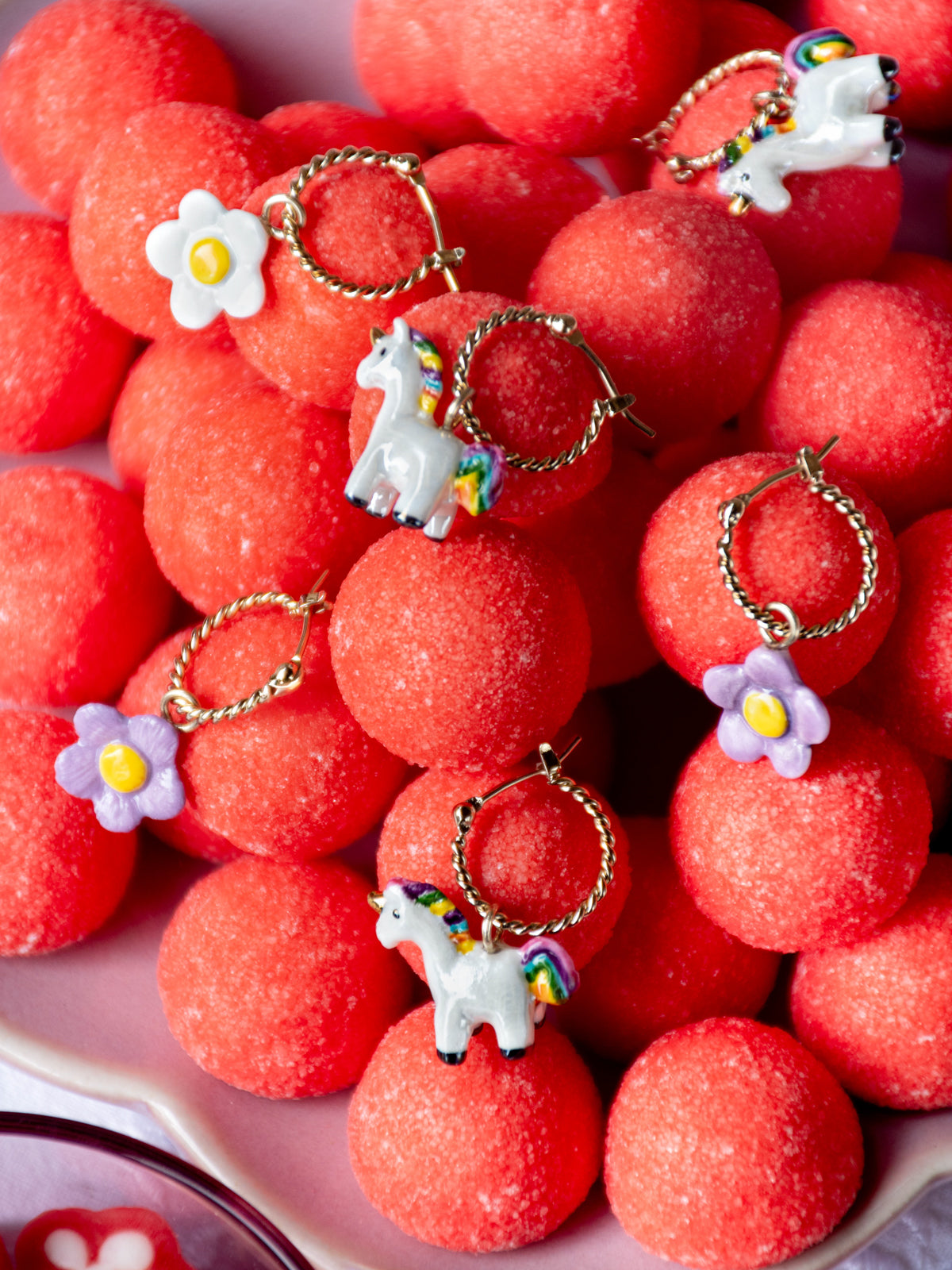 Mini orecchini a cerchio a forma di unicorno