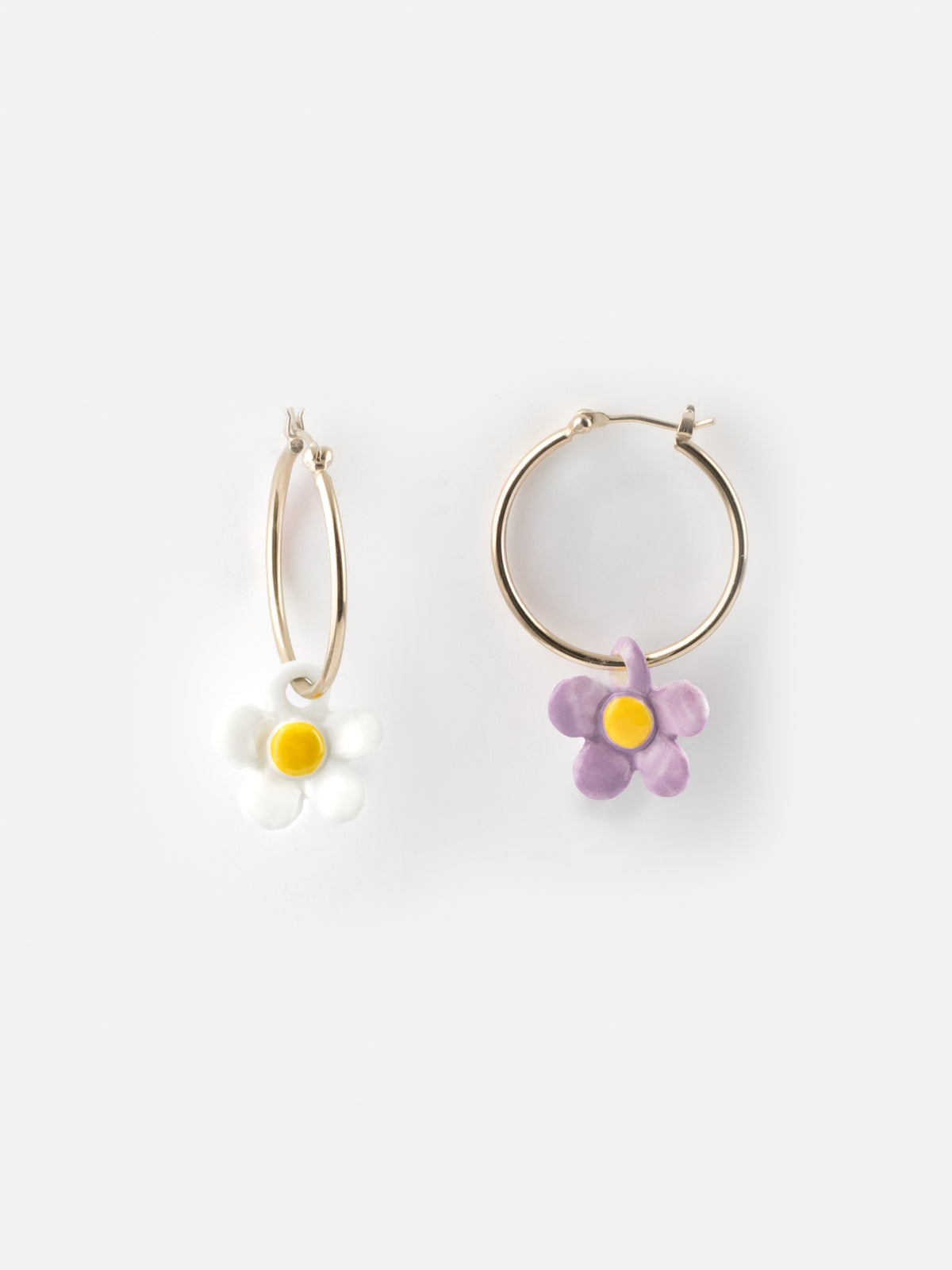 Small two-tone floral hoop earrings