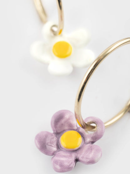 Small two-tone floral hoop earrings
