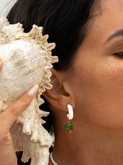 Orecchini con palma bianca