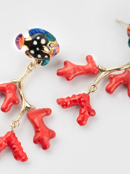 Orecchini di corallo e pesce