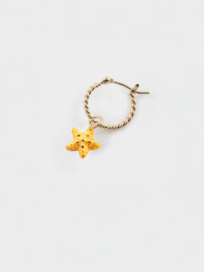 Mini orecchini a cerchio a forma di stella marina gialla - Venduti singolarmente