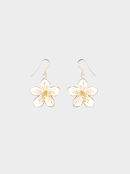 Orecchini pendenti con fiori bianchi