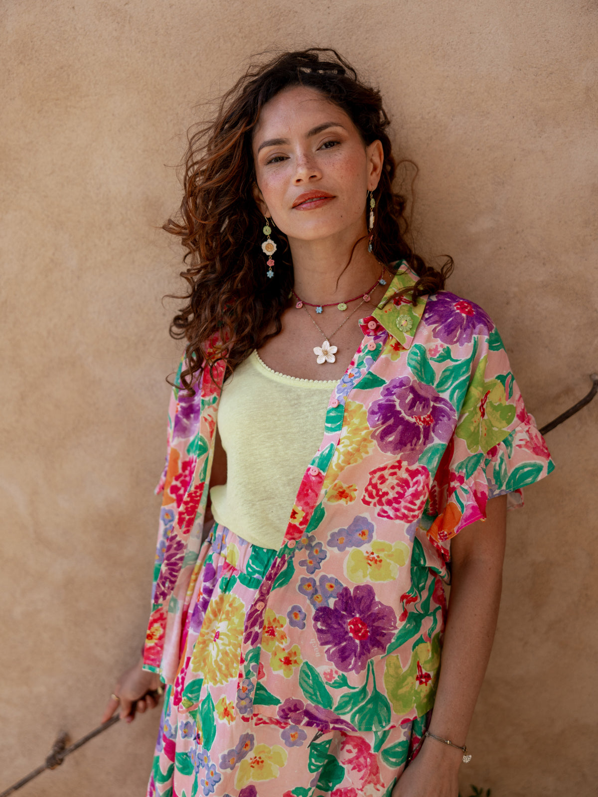 Orecchini pendenti a forma di fiore