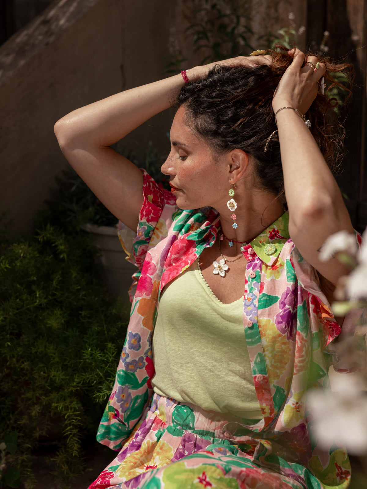 Orecchini pendenti a forma di fiore