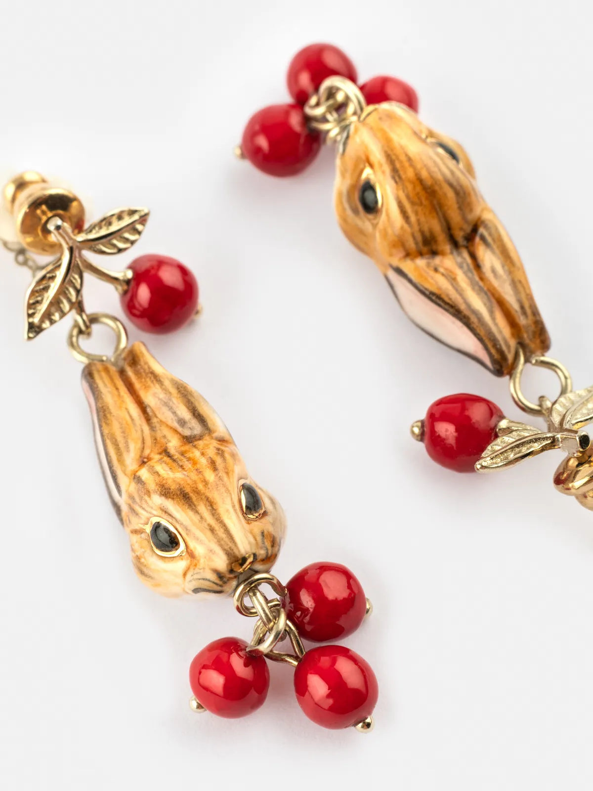 Boucles d'oreilles pendantes lapin et baies