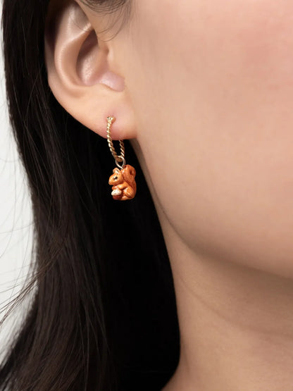 Mini orecchini a cerchio a forma di scoiattolo - Venduti singolarmente