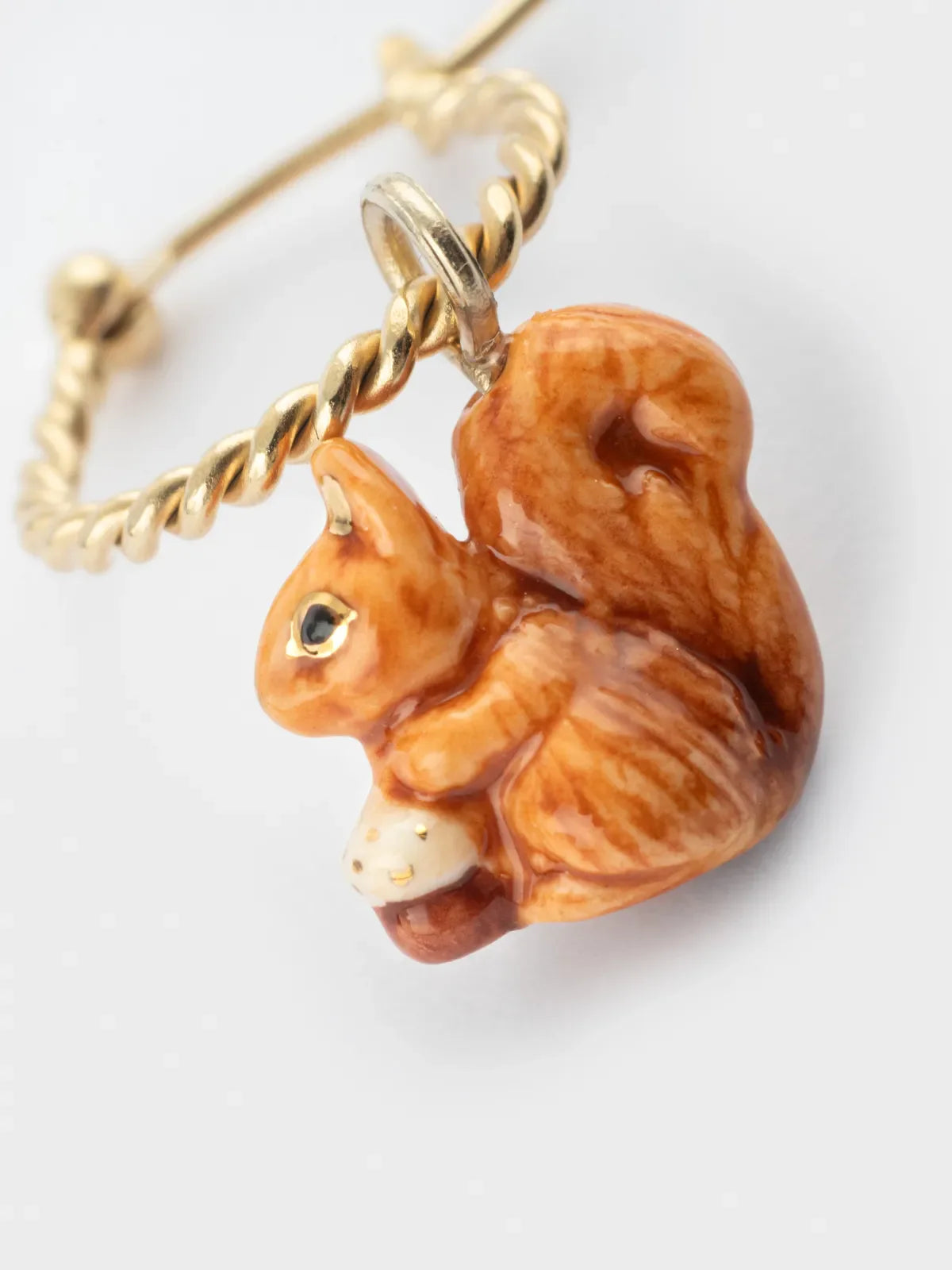 Mini orecchini a cerchio a forma di scoiattolo - Venduti singolarmente