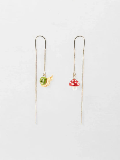 Longues boucles d'oreilles champignon et escargot