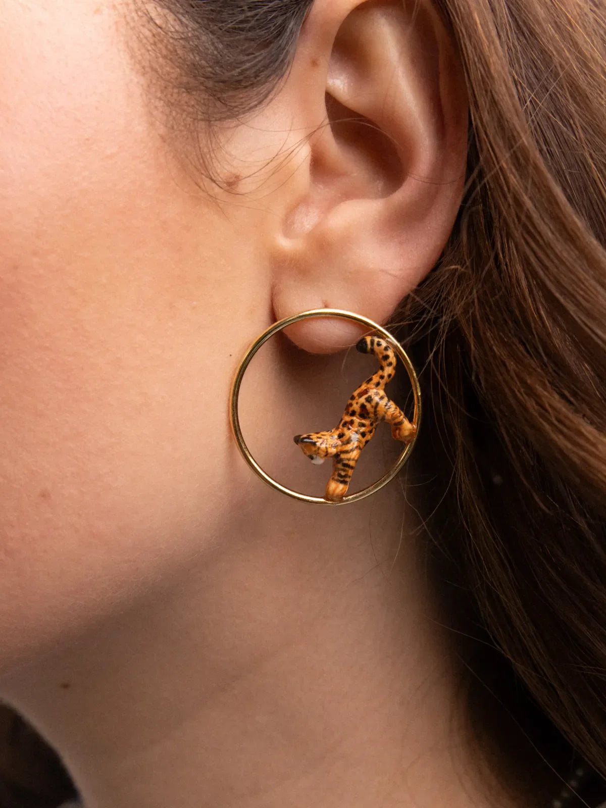 orecchini rotondi a forma di gatto del Bengala