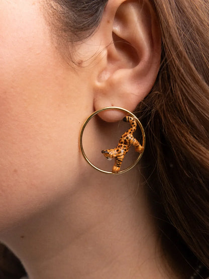 orecchini rotondi a forma di gatto del Bengala