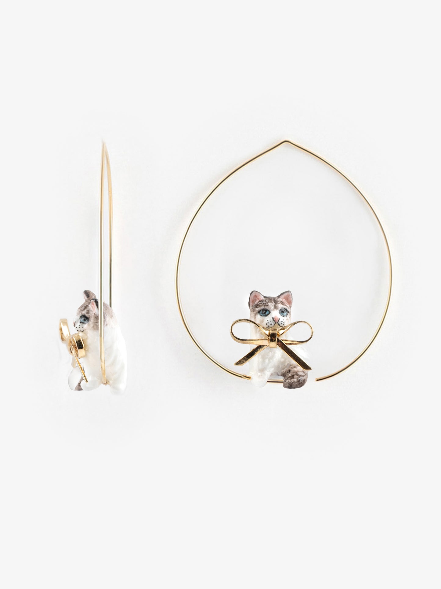 Grandi orecchini a cerchio con fiocco a forma di gatto Ragdoll