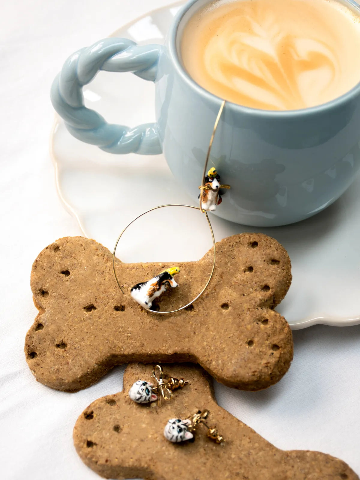 Grandes créoles chien Berger Australien et oiseau