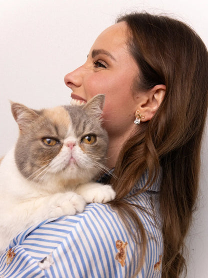 Boucles d'oreilles puces -  chat tabby et nœud