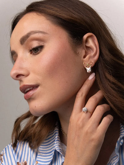 Boucles d'oreilles puces - chien Coton de Tulear et nœud