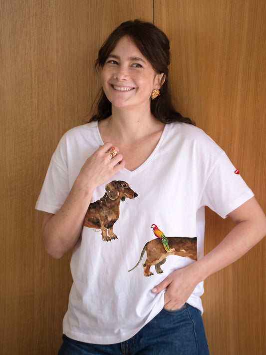 T-shirt col V teckel et oiseau