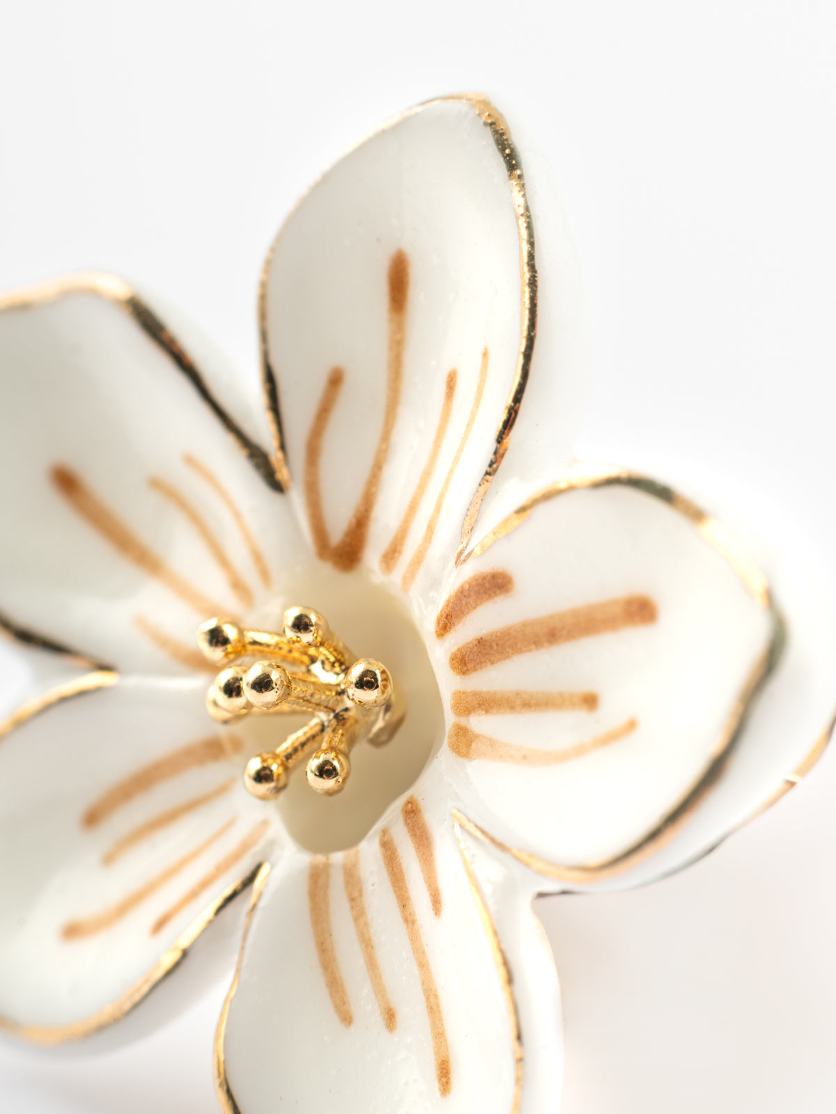 Pin's fleur blanche