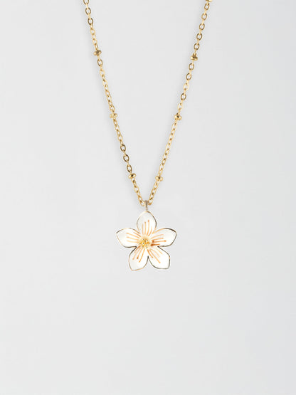 Collana di fiori bianchi