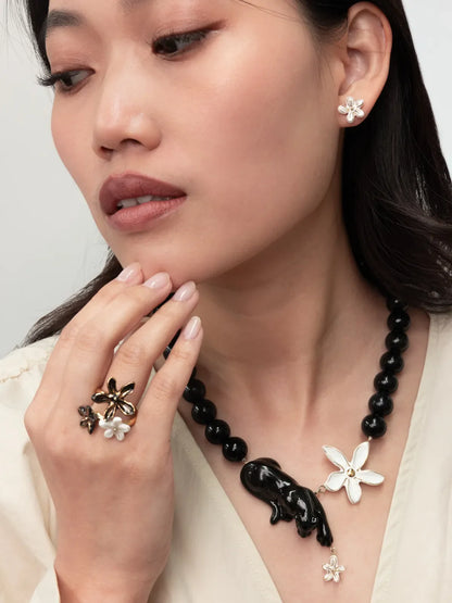 Panther, flower and pearl necklace