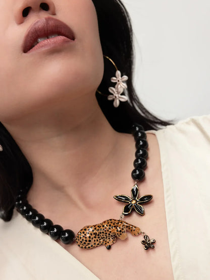 Collier Léopard, fleur et perles
