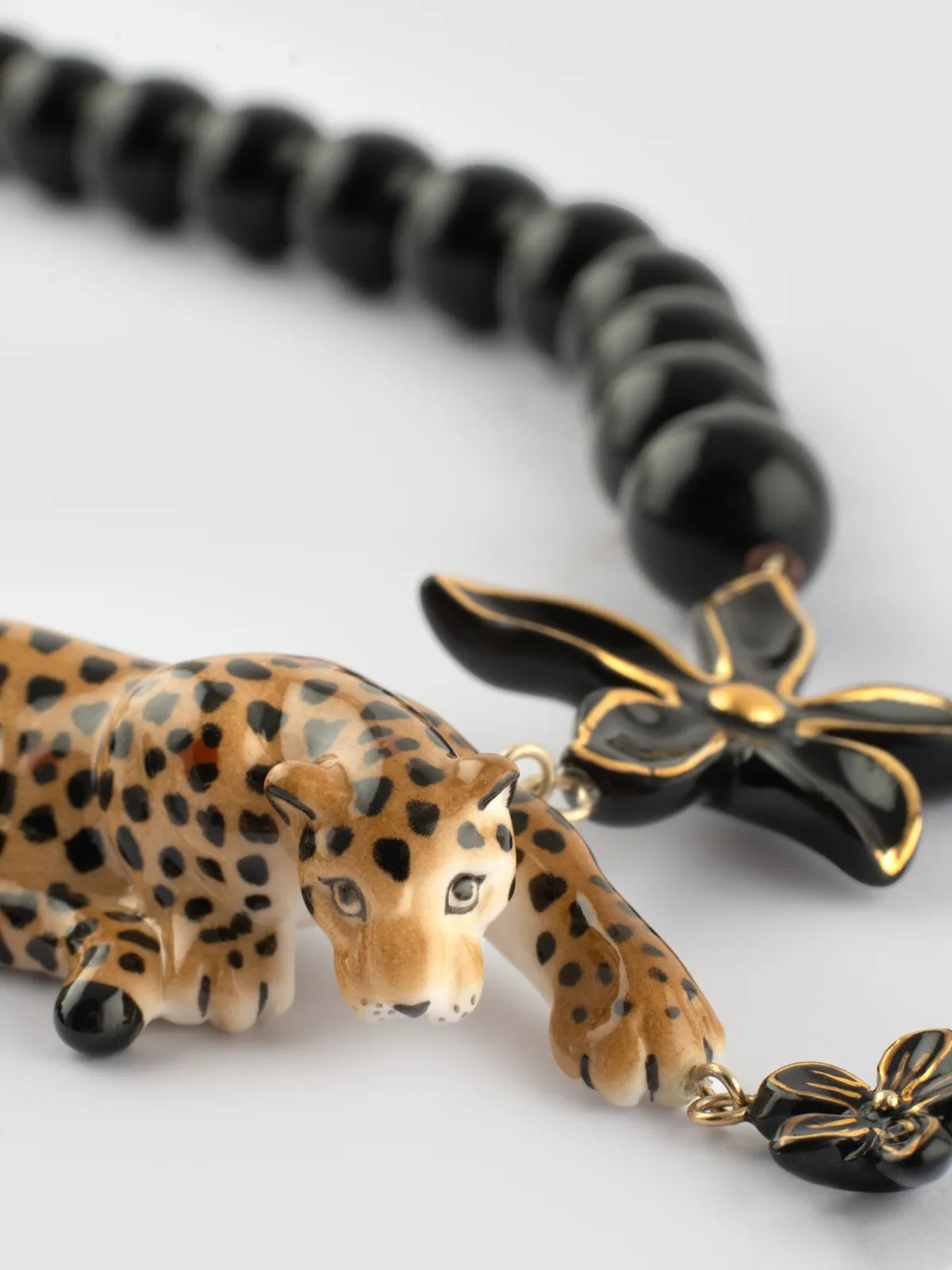 Collier Léopard, fleur et perles