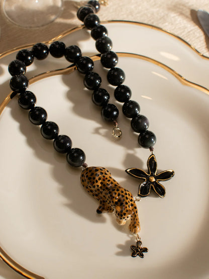 Collier Léopard, fleur et perles