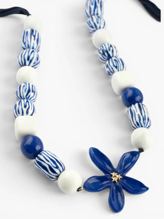 Maxi necklace in blue jasmine