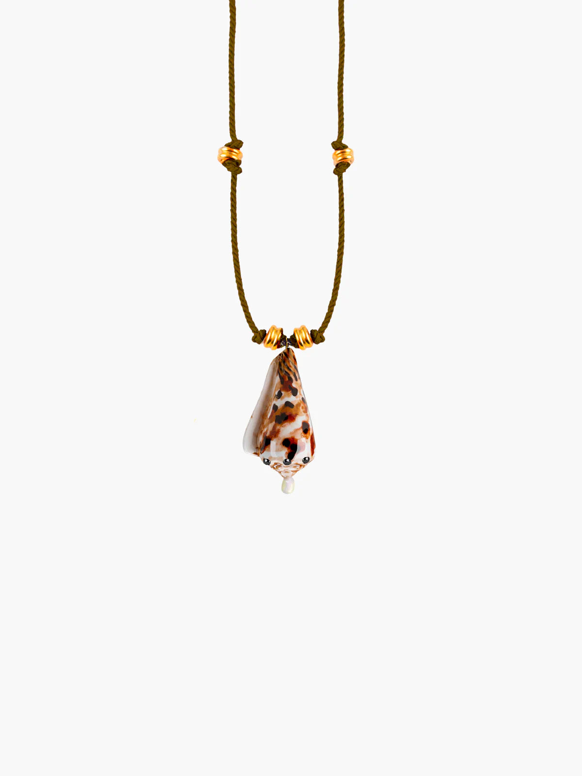 Collana di conchiglie leopardata