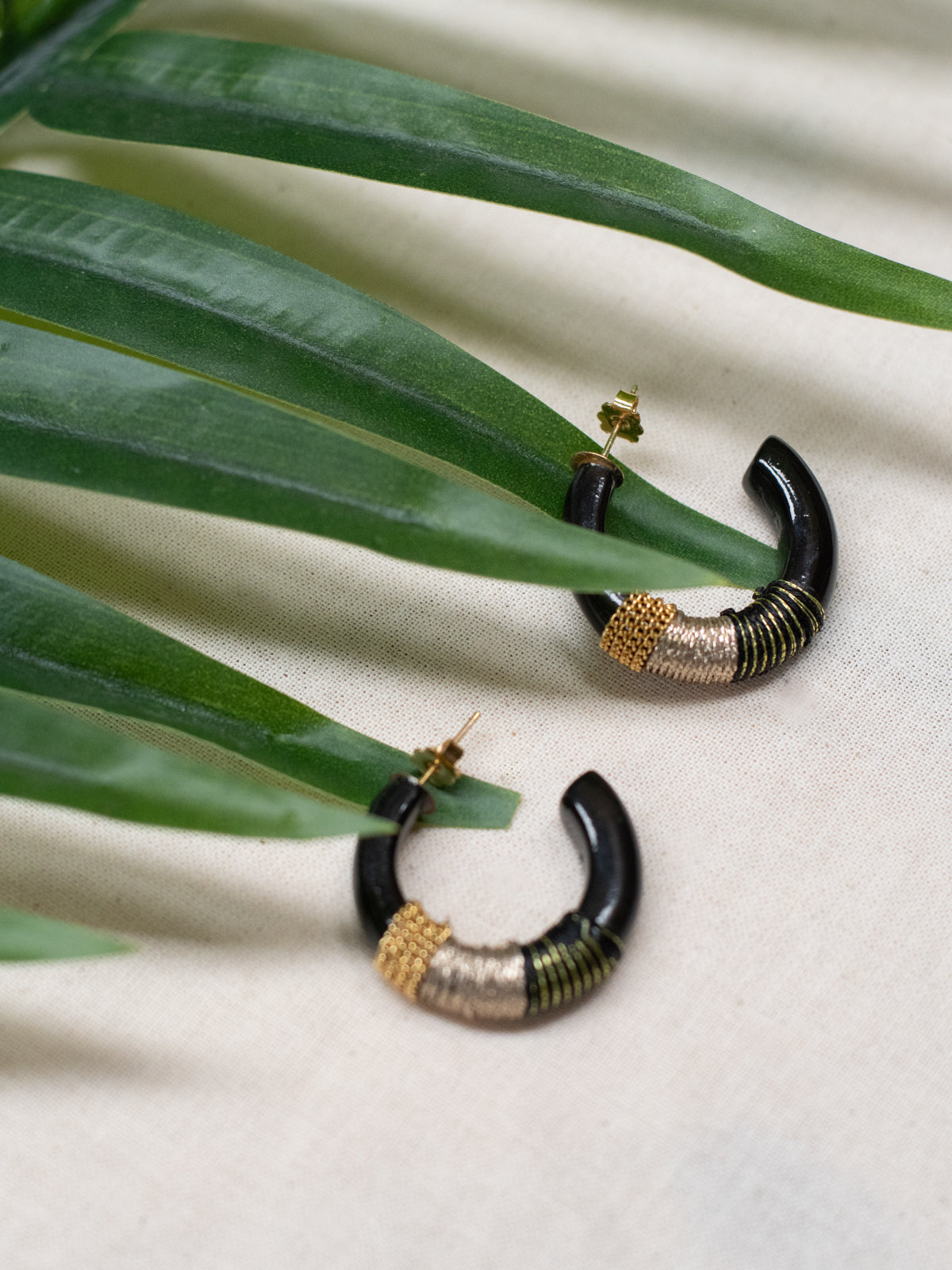 Boucles d'oreilles noir ethnique