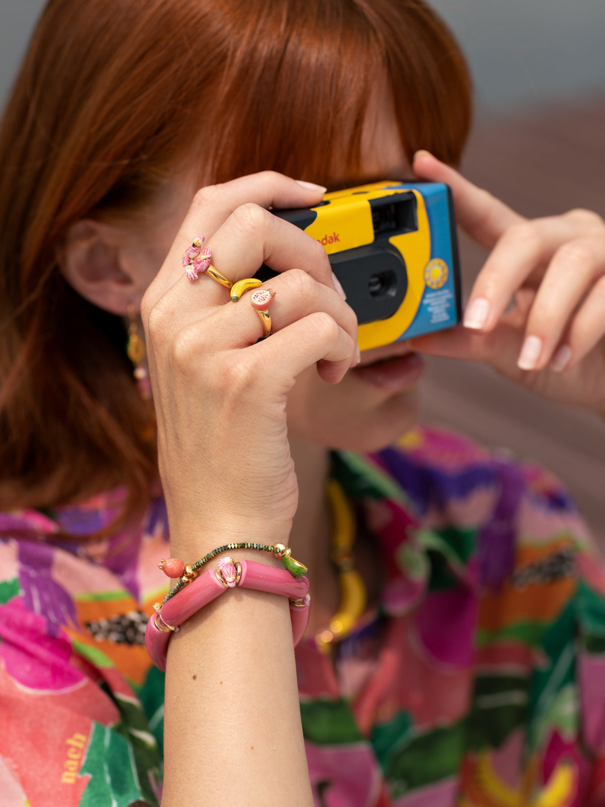Bracelet perles roses cacatoès