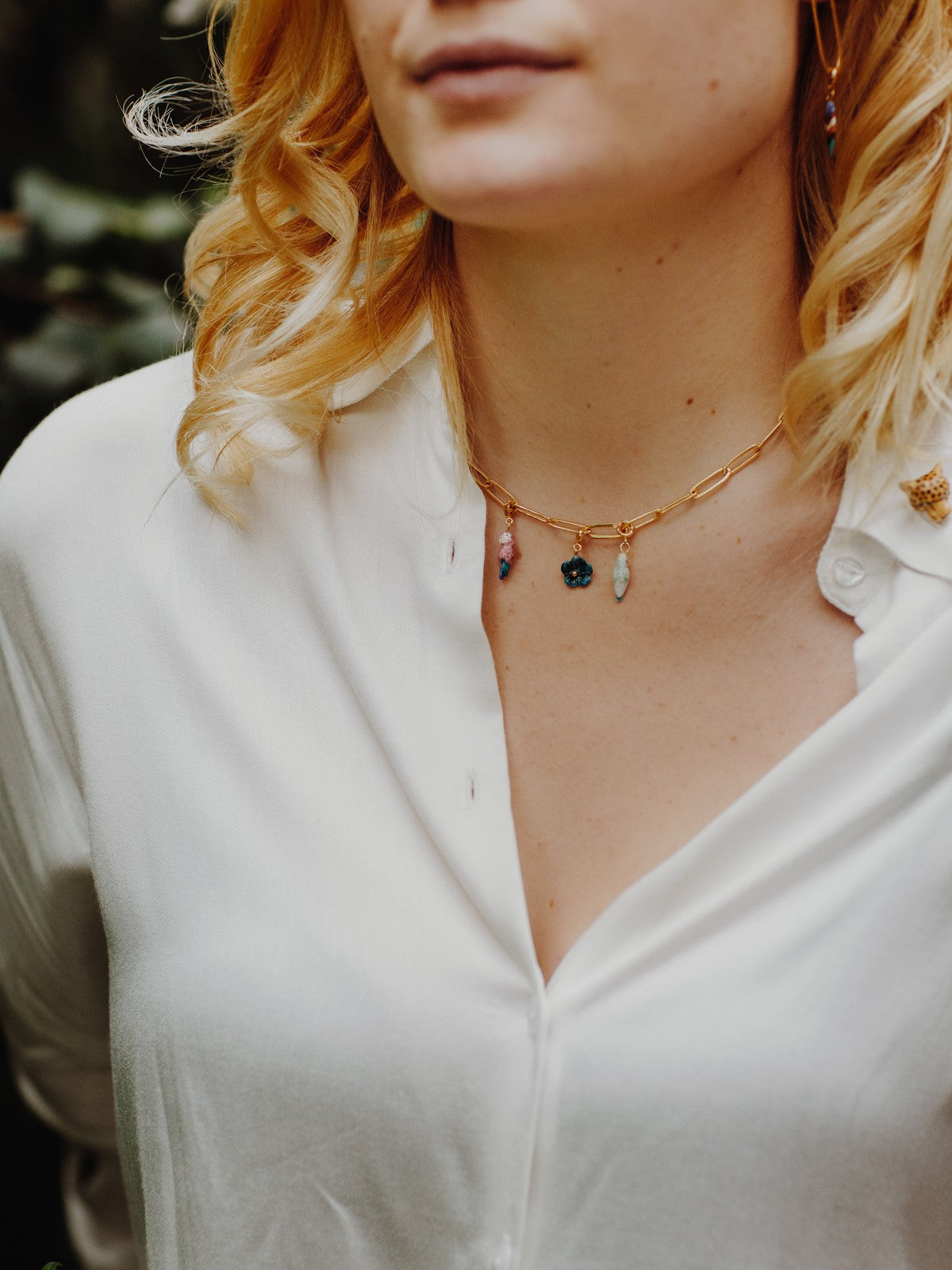 Charm's fleur bleue porelaine peint à la main