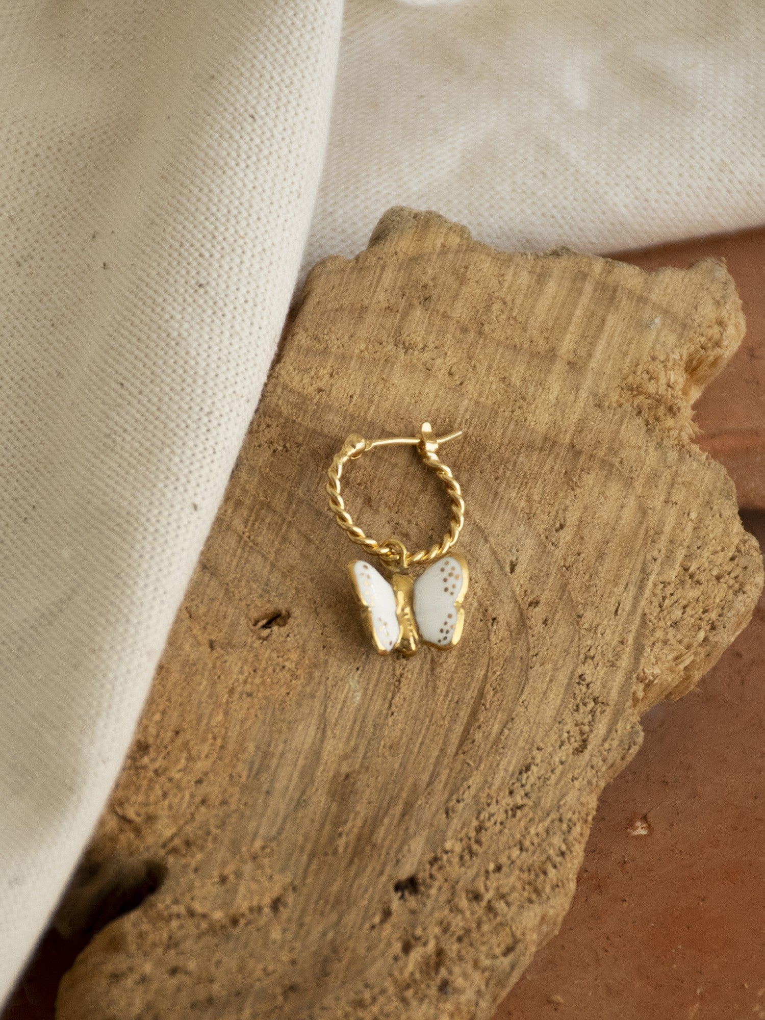 Boucles d'oreilles creole papillon porcelaine peint a la main