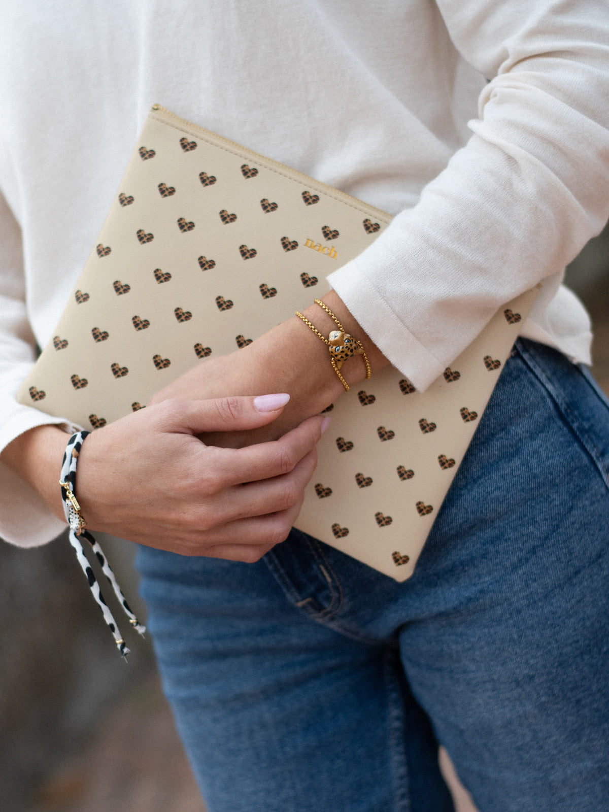 Pochette coeurs léopard