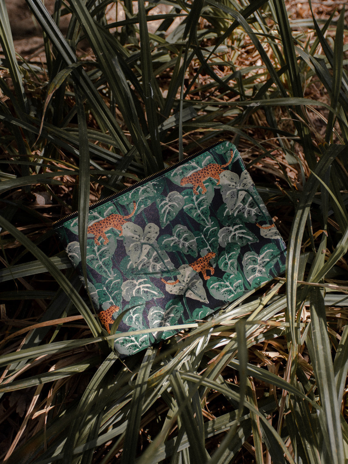 Pochette feuilles & léopard